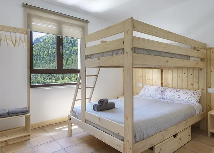 Camping Selva De Oza *