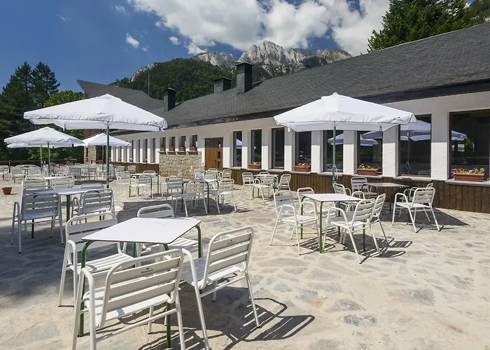 Camping Selva De Oza *